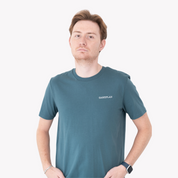 "The Essentials" T-shirt – Classic Fit