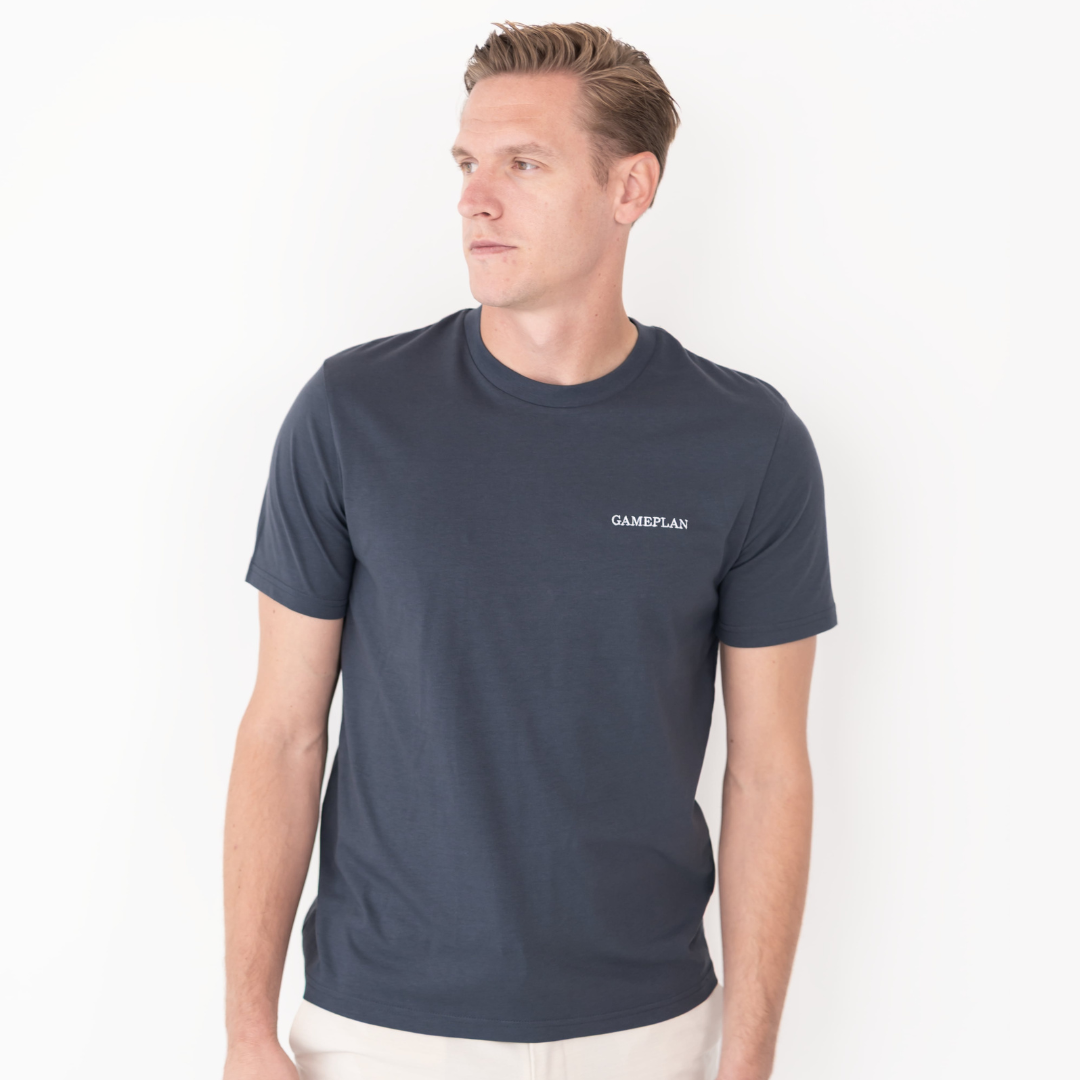 "The Essentials" T-shirt – Classic Fit
